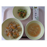 5月9日（金）　韓国風豚もやし丼　ひじきのサラダ　切干大根のみそ汁