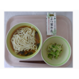 5月15日（木）　カレーうどん　キャベツの塩昆布和え