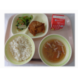 8月1日（金）　麦ごはん　鹿カツみそだれがけ　小松菜の梅おかか和え　干ししいたけとベーコンの沢煮椀
