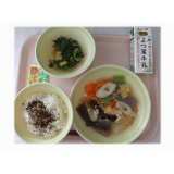 11月25日（火）　肉みそおでん　おひたし（白菜・ほうれん草）　ひじきぱっぱ