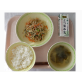 12月22日（月）　ビーフン炒め　わかめのみそ汁