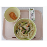 1月15日（木）　関西風きつねうどん　とり天