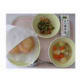 2月18日（水）　揚げパン・さとう　ひじきのサラダ　ポトフ