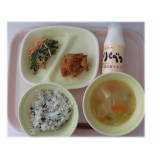 3月6日（金）　わかめごはん　豚汁　ザンタレ　もやしのなめたけ和え